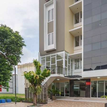 Reddoorz Plus Near Eka Hospital Bsd 5 Dadap Exterior photo