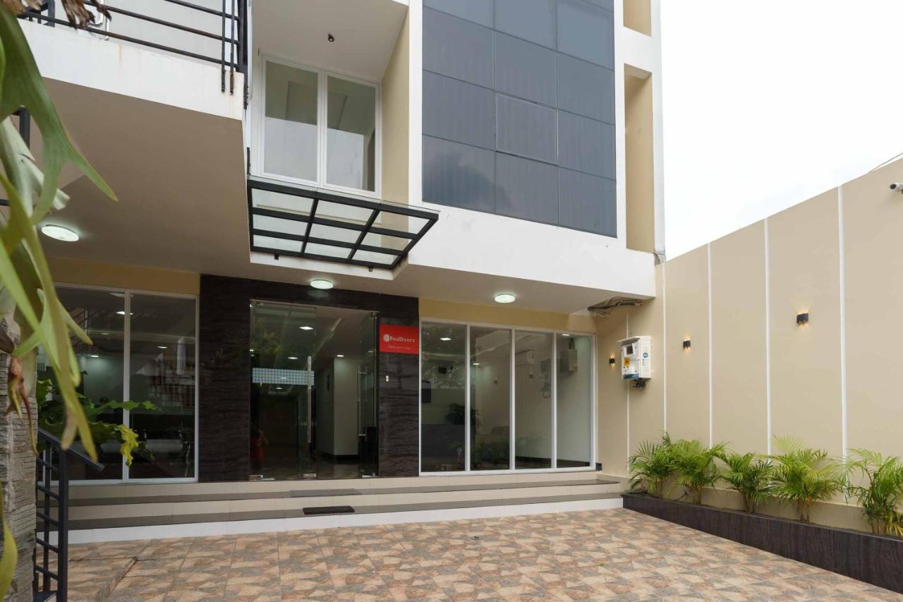 Reddoorz Plus Near Eka Hospital Bsd 5 Dadap Exterior photo