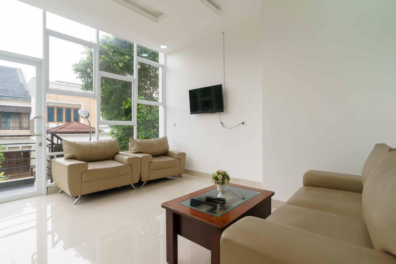 Reddoorz Plus Near Eka Hospital Bsd 5 Dadap Exterior photo