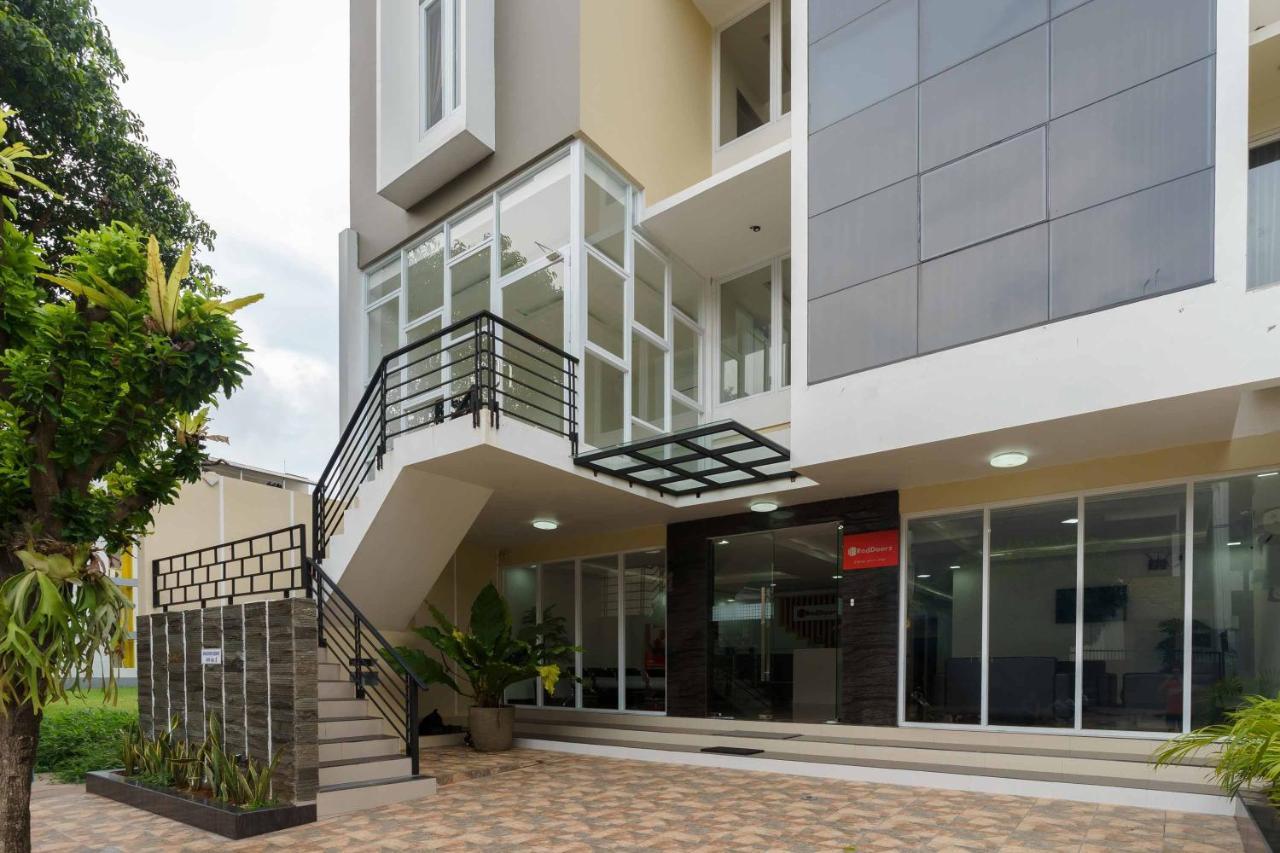 Reddoorz Plus Near Eka Hospital Bsd 5 Dadap Exterior photo
