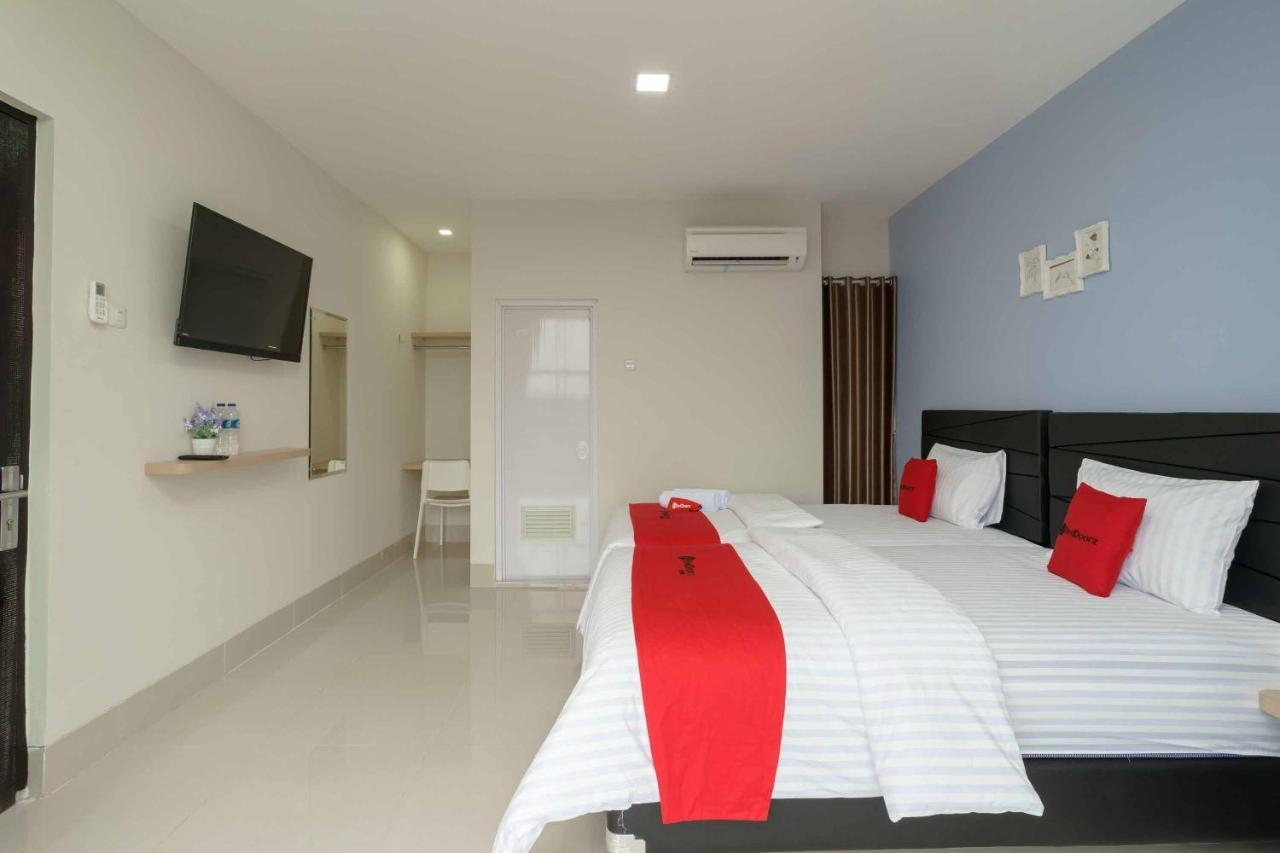 Reddoorz Plus Near Eka Hospital Bsd 5 Dadap Exterior photo