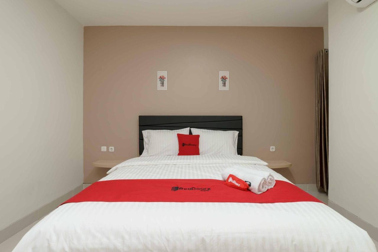 Reddoorz Plus Near Eka Hospital Bsd 5 Dadap Exterior photo