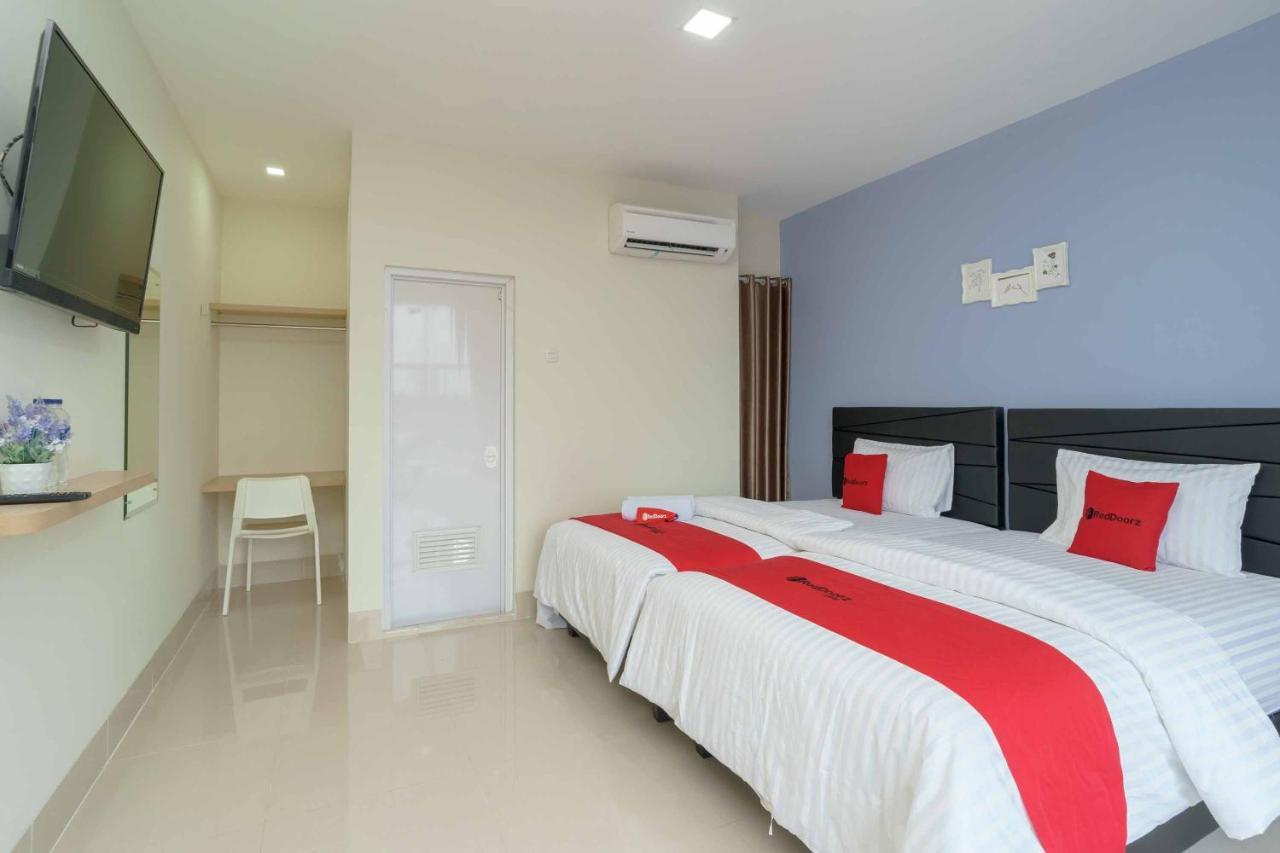 Reddoorz Plus Near Eka Hospital Bsd 5 Dadap Exterior photo
