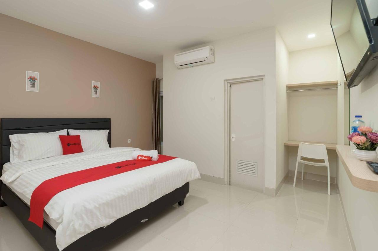 Reddoorz Plus Near Eka Hospital Bsd 5 Dadap Exterior photo