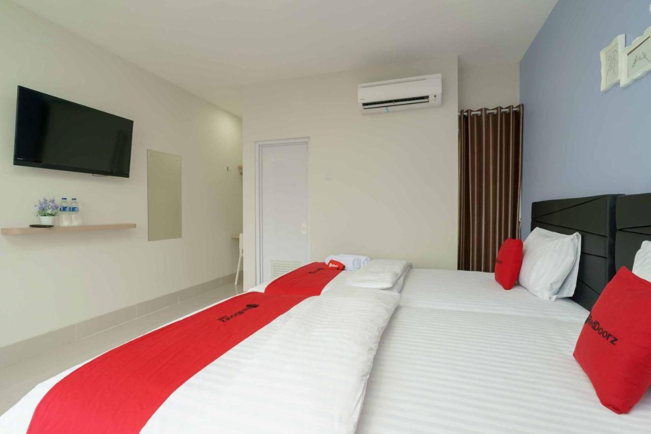 Reddoorz Plus Near Eka Hospital Bsd 5 Dadap Exterior photo